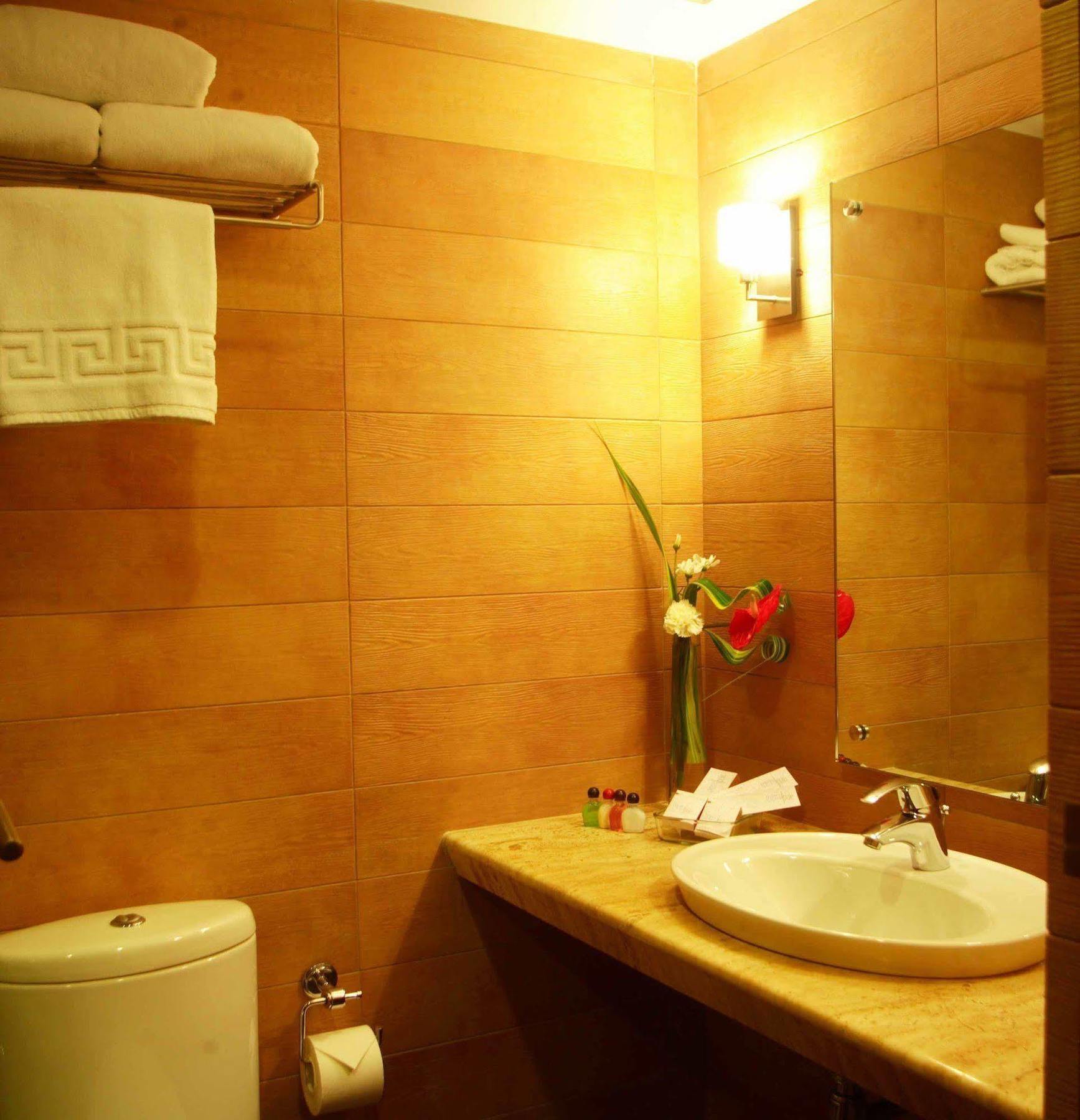 Hotel Metropole Kalkuta Zewnętrze zdjęcie