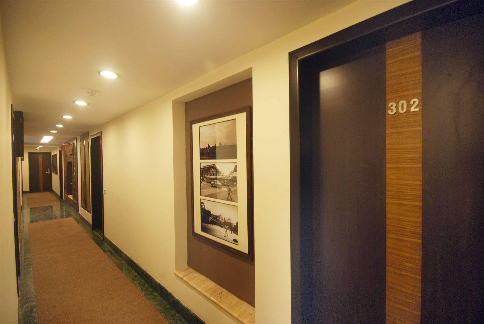 Hotel Metropole Kalkuta Zewnętrze zdjęcie