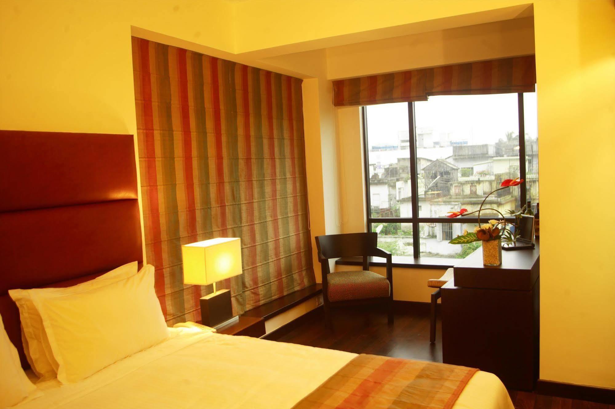 Hotel Metropole Kalkuta Zewnętrze zdjęcie