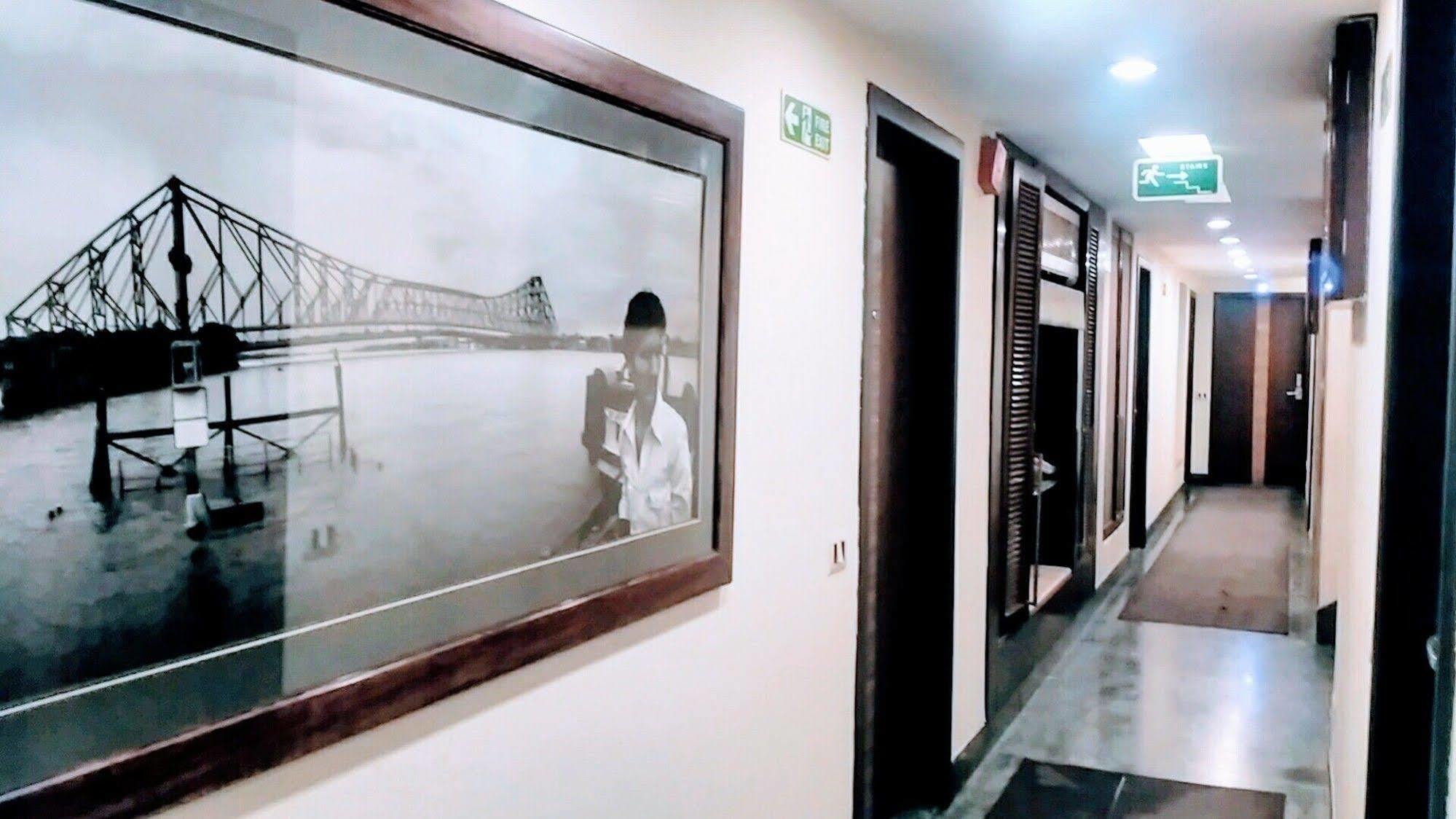 Hotel Metropole Kalkuta Zewnętrze zdjęcie