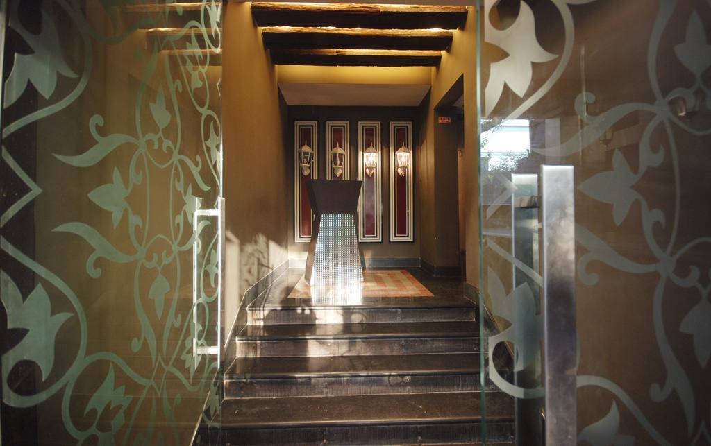 Hotel Metropole Kalkuta Zewnętrze zdjęcie